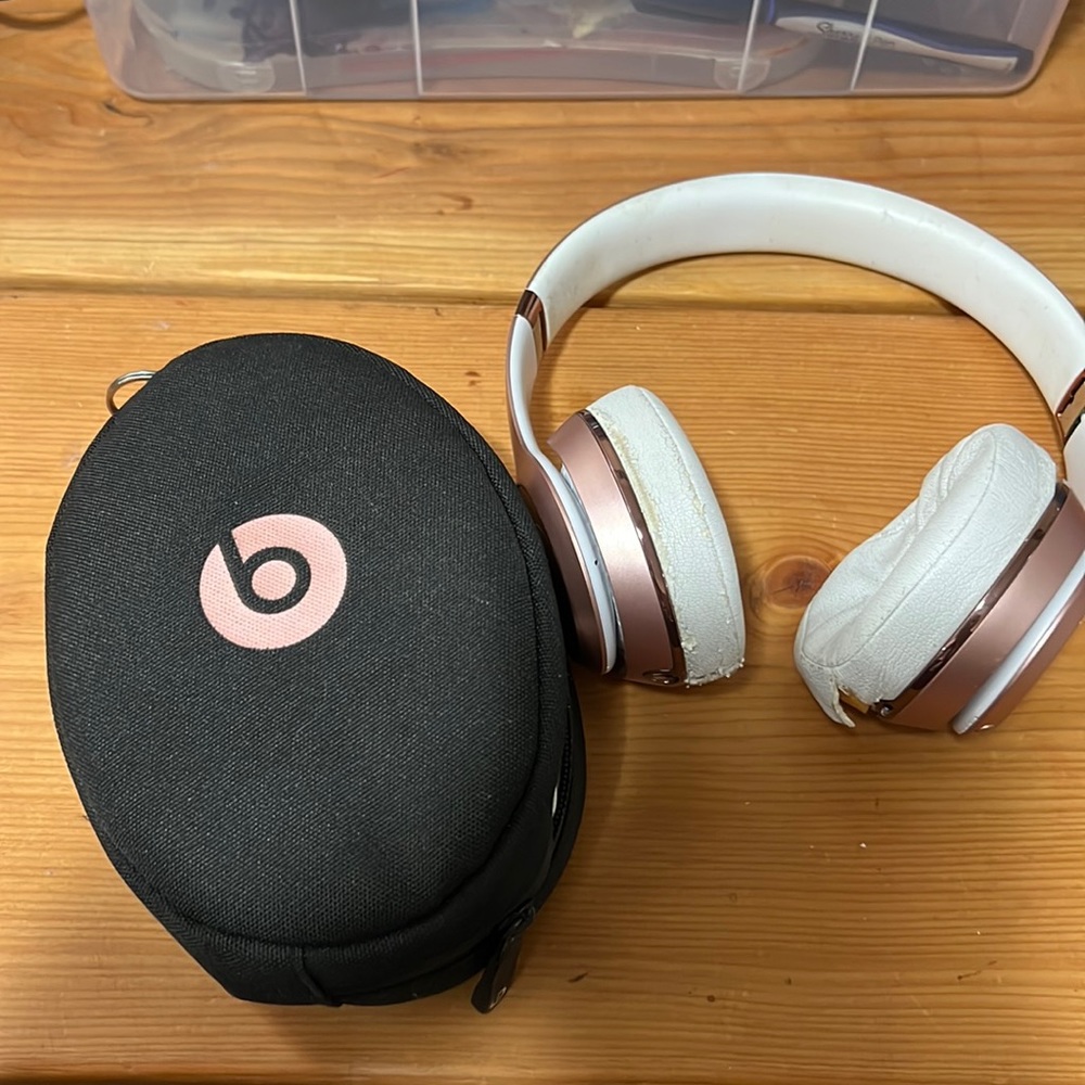 Beats Headphones Rose Gold